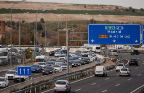 ep varios coches circulan por la autovia a3 a 5 de diciembre de 2023 en madrid espana