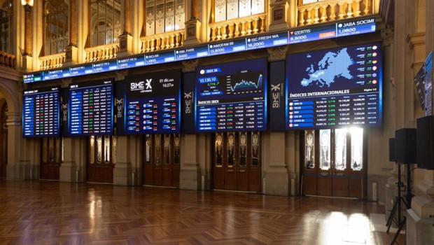 ep vista de las pantallas informativas en la bolsa de madrid a 1 de diciembre de 2023 en madrid ep vista de las pantallas informativas en la bolsa de madrid a 1 de diciembre de 2023 en madrid