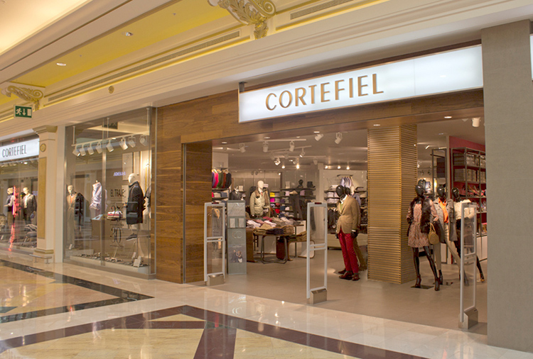 Grupo Cortefiel | Grupo Cortefiel fachada-tienda-cortefiel