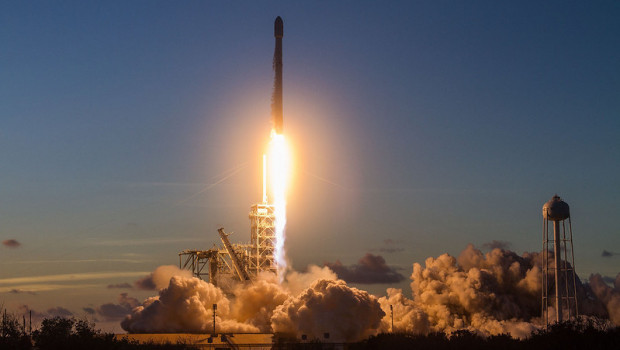 tesla dl spacex dod satélite de telecomunicaciones