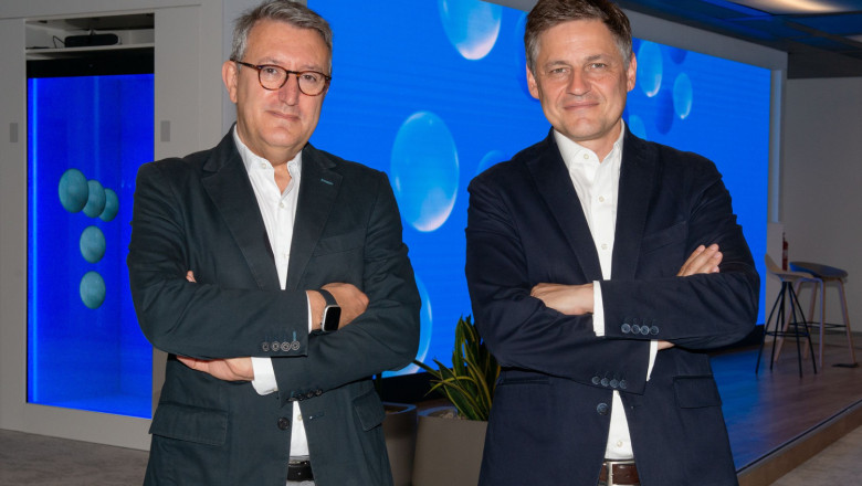 de izquierda a derecha juan luis moreno chief innovation officer en the valley y javier vizcano responsable del rea de pymes en telefnica espaa 