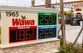 ep 20 april 2020 us boynton beach gas prices are seen under 200 at the wawa on hypoluxo road in