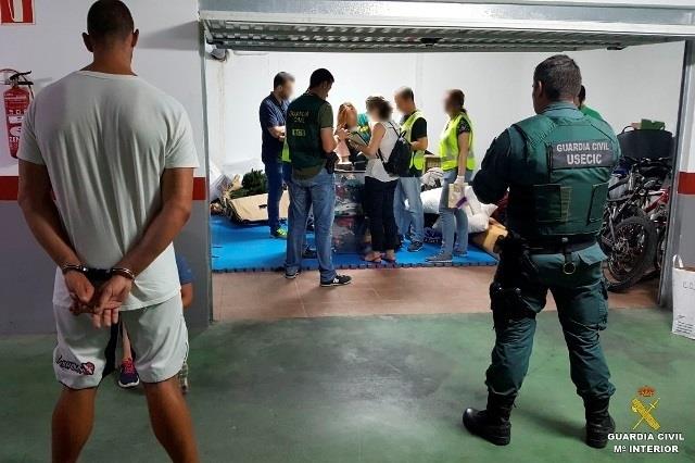 Agentes de la UCO en su intervención en Jávea | GUARDIA CIVIL ep agentesla ucosu intervencionjavea