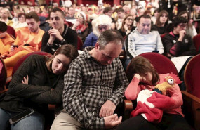 ep algunos de los asistentes se quedan dormidos durante la celebracion del sorteo extraordinario de