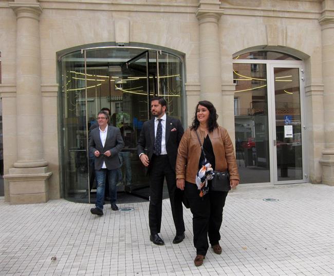 Alonso y San Martín, con sus abogados, salen del juzgado tras declarar | EUROPA PRESS ep alonsosan martin conabogados salenjuzgadodeclarar