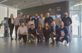 ep archivo   equipo de wayra barcelona y los representantes de las startups que participaran en el