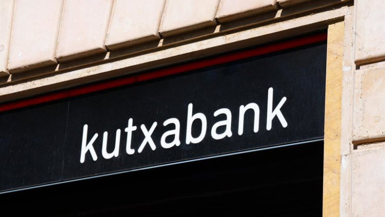 ep archivo   fachada de una oficina de kutxabank