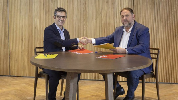 ep archivo   firma del acuerdo de investidura entre el ministro de presidencia en funciones y