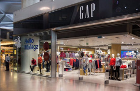 ep archivo   tienda de gap en el aeropuerto de malaga espana