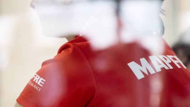 ep archivo   una mujer con una camiseta de mapfre