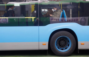 ep archivo   varias personas en un autobus de la emt en las inmediaciones de plaza de castilla