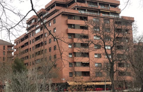 ep bloque de viviendas de un edificio de ladrillo caravista
