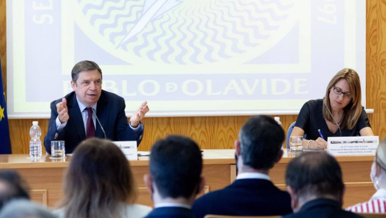 Conferencia del ministro de Agricultura, Luis Planas. | UNIVERSIDAD PABLO DE OLAVIDE ep conferencia del ministro de agricultura luis planas