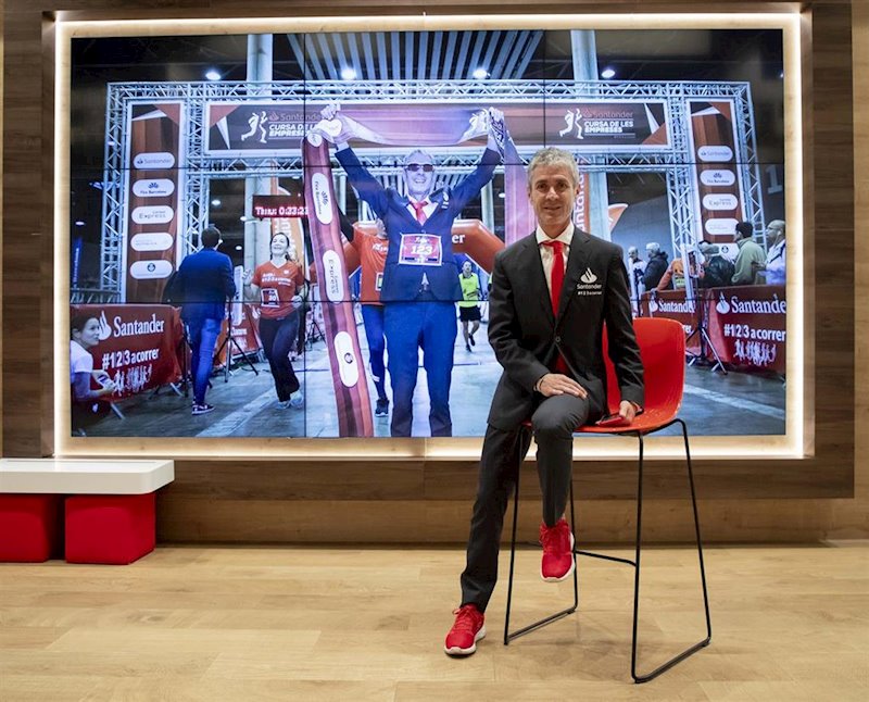 ep el atleta martin fiz en la presentacion de la cursa de les empreses en barcelona