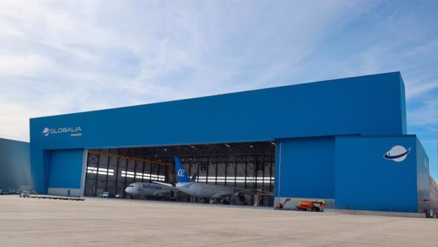 ep el nuevo hangar de globalia mantenimiento en madrid recibe su primer avion de air europa