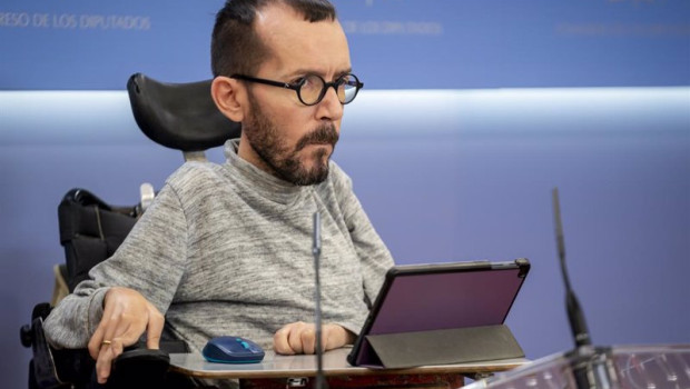 ep el portavoz de unidas podemos en el congreso pablo echenique comparece antes de una sesion