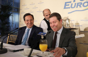 ep el presidente de asaja pedro barato junto al presidente de castilla-la mancha emiliano