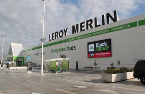 ep fachada de una tienda de leroy merlin con las pantallas led outdoor instaladas por lg business