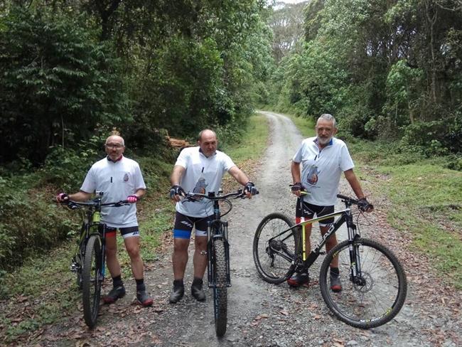 Juanito Oiarzabal en su intento de ascender el Kilimanjaro en bicicleta | SAFARI BIKE AFRICA ep juanito oiarzabalsude ascenderkilimanjarobicicleta