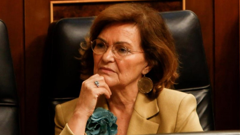 ep la vicepresidentagobiernofunciones carmen calvo asistela primera sesiondebateinvestidurala presidenciagobiernocongresolos diputados