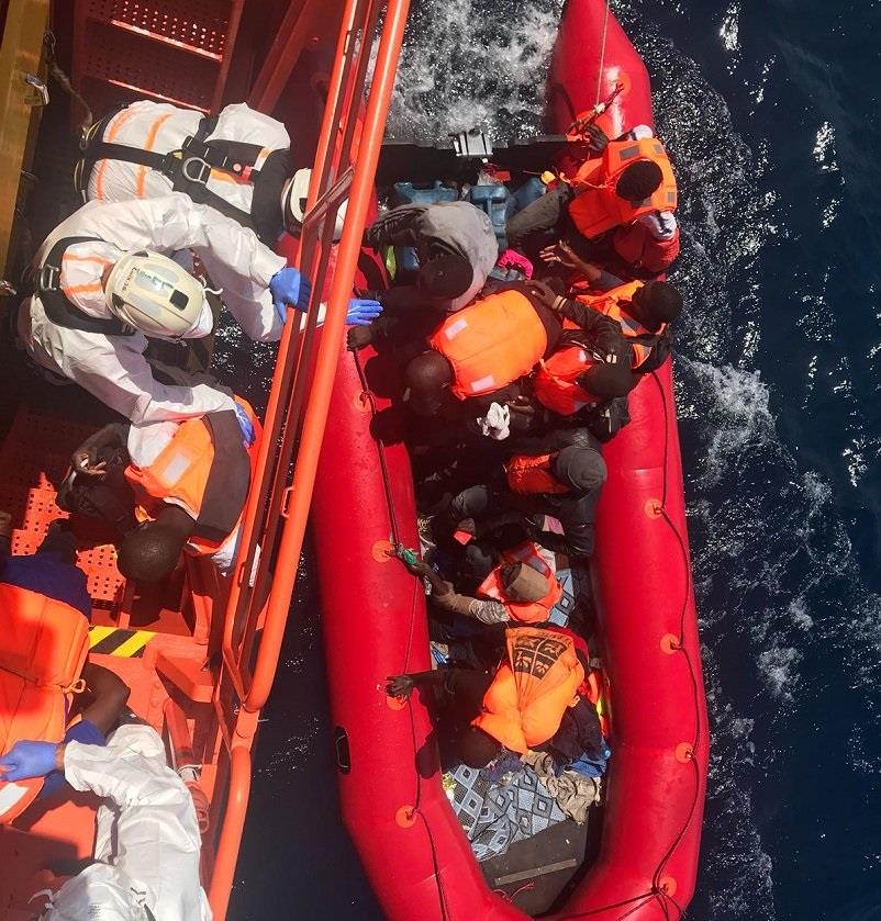Patera rescatada en Alborán | SALVAMENTO MARÍTIMO ep patera rescatadaalboran