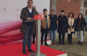 ep patxi lopez en un acto en derio