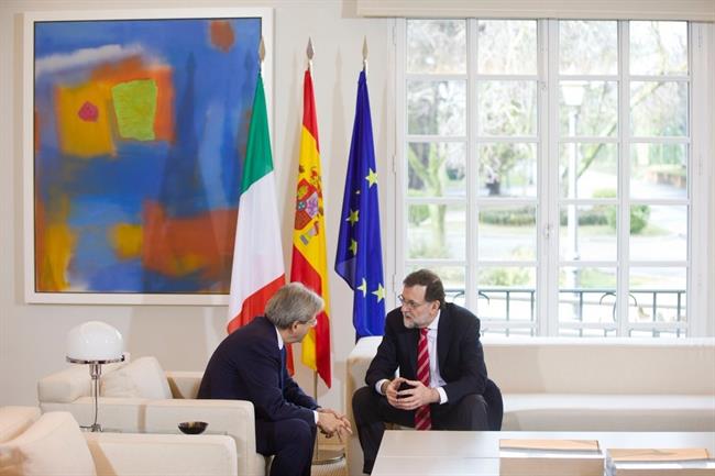 Rajoy y el primer ministro italiano, Paolo Gentiloni, en la Moncloa | TWITTER DE RAJOY ep rajoyprimer ministro italiano paolo gentiloni enmoncloa