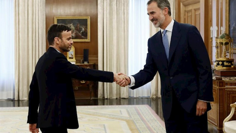 Segundo día de la ronda de contactos del Rey Felipe VI con representantes políticos ante un hipotético debate de investidura | Pool - Archivo ep segundo dia de la ronda de contactos del rey felipe vi con representantes politicos ante un