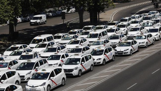 ep taxistasconcentranpaseola castellanamadrid frenteminister