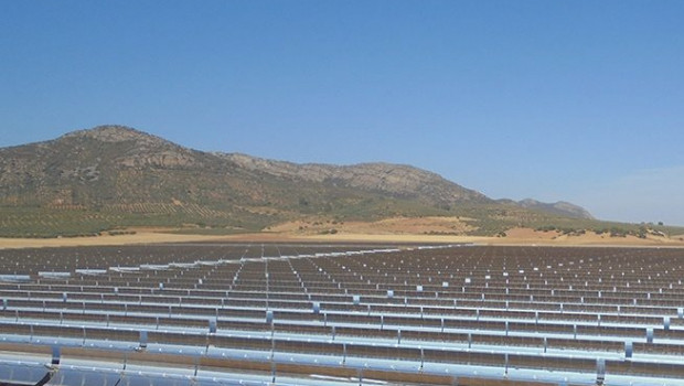 ep una de las plantas termosolares e acciona en espana