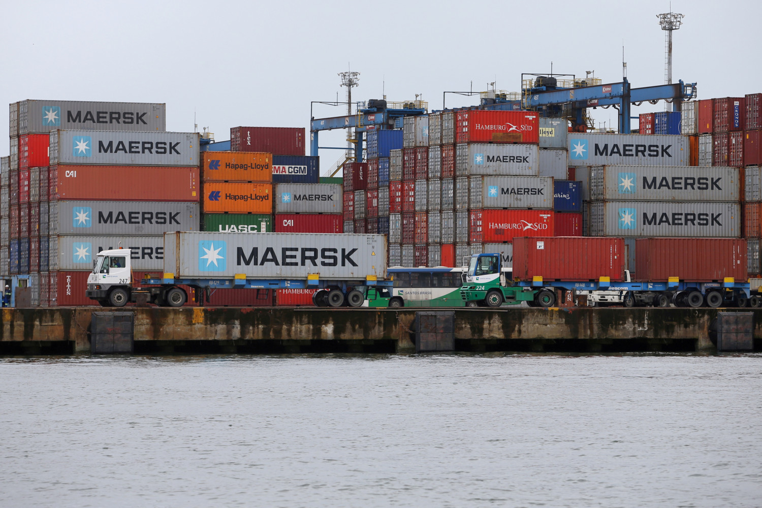 des conteneurs maersk dans le port de santos au bresil 20220215093312 