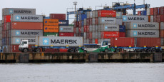 des conteneurs maersk dans le port de santos au bresil 20220215093312 