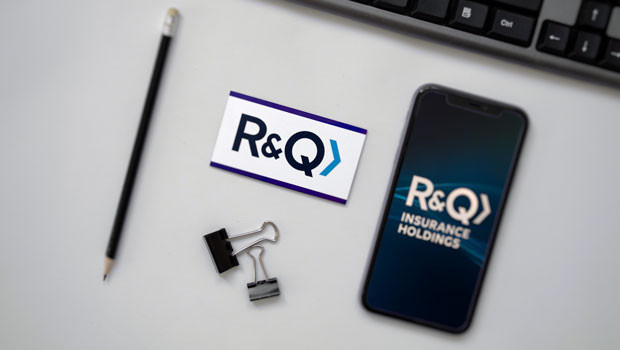 dl r&q insurance holdings ltd objectif rq r et q randall et quilter randall quilter finances assurance assurance non-vie réassurance logo