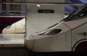 ep anden vacio durante el segundo dia consecutivo sin operativa en la estacion de tren de vigo de