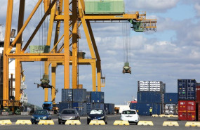 ep archivo   contenedores de exportacion en el puerto de huelva