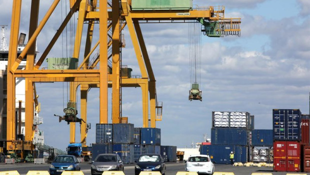 ep archivo   contenedores de exportacion en el puerto de huelva