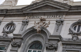 ep archivo - escudo de espana en la fachada del edificio del tribunal supremo en madrid a 29 de