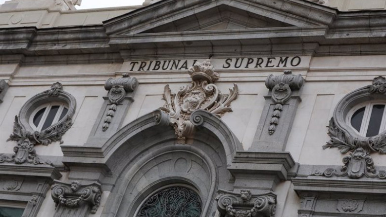 ep archivo - escudo de espana en la fachada del edificio del tribunal supremo en madrid a 29 de ep archivo - escudo de espana en la fachada del edificio del tribunal supremo en madrid a 29 de
