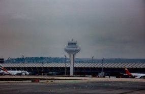 ep archivo   una torre de control del aeropuerto adolfo suarez madrid barajas