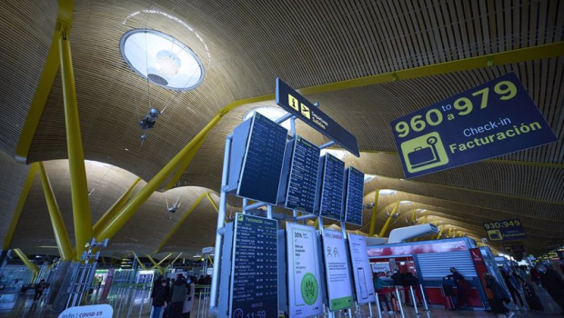 ep archivo   varios paneles de salidas en el aeropuerto adolfo suarez madrid barajas a 5 de enero de