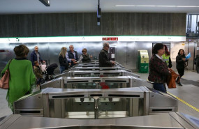 ep archivo   viajeros en el metro de granada