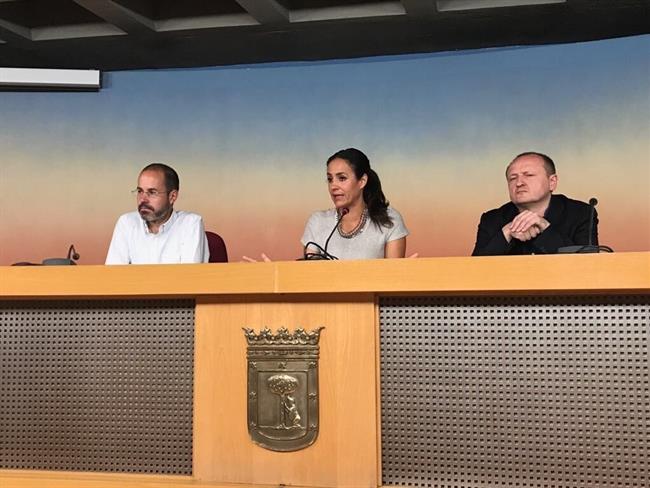 Begoña Villacís con ediles de su grupo en rueda de prensa | CIUDADANOS ep begona villacisedilessu gruporuedaprensa