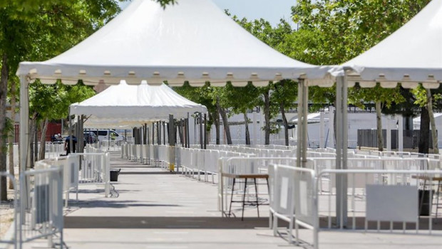 ep carpas distribuidas en el recinto ferial de torrejon de ardoz donde el ayuntamiento va a realizar