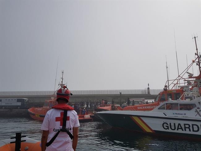 Cruz Roja de Cádiz, en tareas de interceptación de inmigrantes | EUROPA PRESS/CRUZROJACÁDIZ ep cruz rojacadiz en tareasinterceptacioninmigrantes