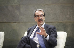 ep el catedratico de economia emilio ontiveros interviene en el el ii encuentro economico-asegurador