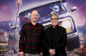 ep el director guionista y animador dan scanlon i junto a la productora de cine para pixar kori rae