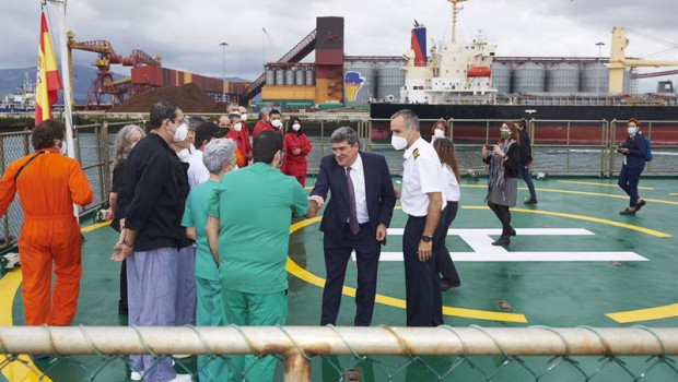 ep el ministro de inclusion seguridad social y migraciones jose luis escriva saluda a algunos