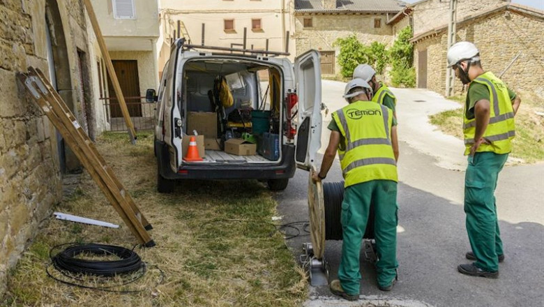 Instalanción de la infraestructura que permite que la banda ancha llegue a nuevas localidades de la provincia de Huesca. | DIPUTACIÓN DE HUESCA - Archivo ep instalancion de la infraestructura que permite que la banda ancha llegue a nuevas localidades de
