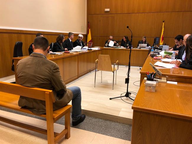 Juicio a un mosso acusado de grabar a compañeras en el vestidor | EUROPA PRESS ep juicioun mosso acusadograbarcompanerasvestidor