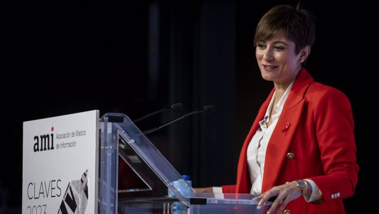 La ministra de Política Territorial y Portavoz del Gobierno, Isabel Rodríguez, inaugura el evento ‘Claves 2023’ que organiza la Asociación de Medios de Información (AMI), en el Beatriz Madrid Auditorio, a 1 de diciembre de 2022, en Madrid (España). | A. Pérez Meca - Europa Press ep la ministra de politica territorial y portavoz del gobierno isabel rodriguez inaugura el evento